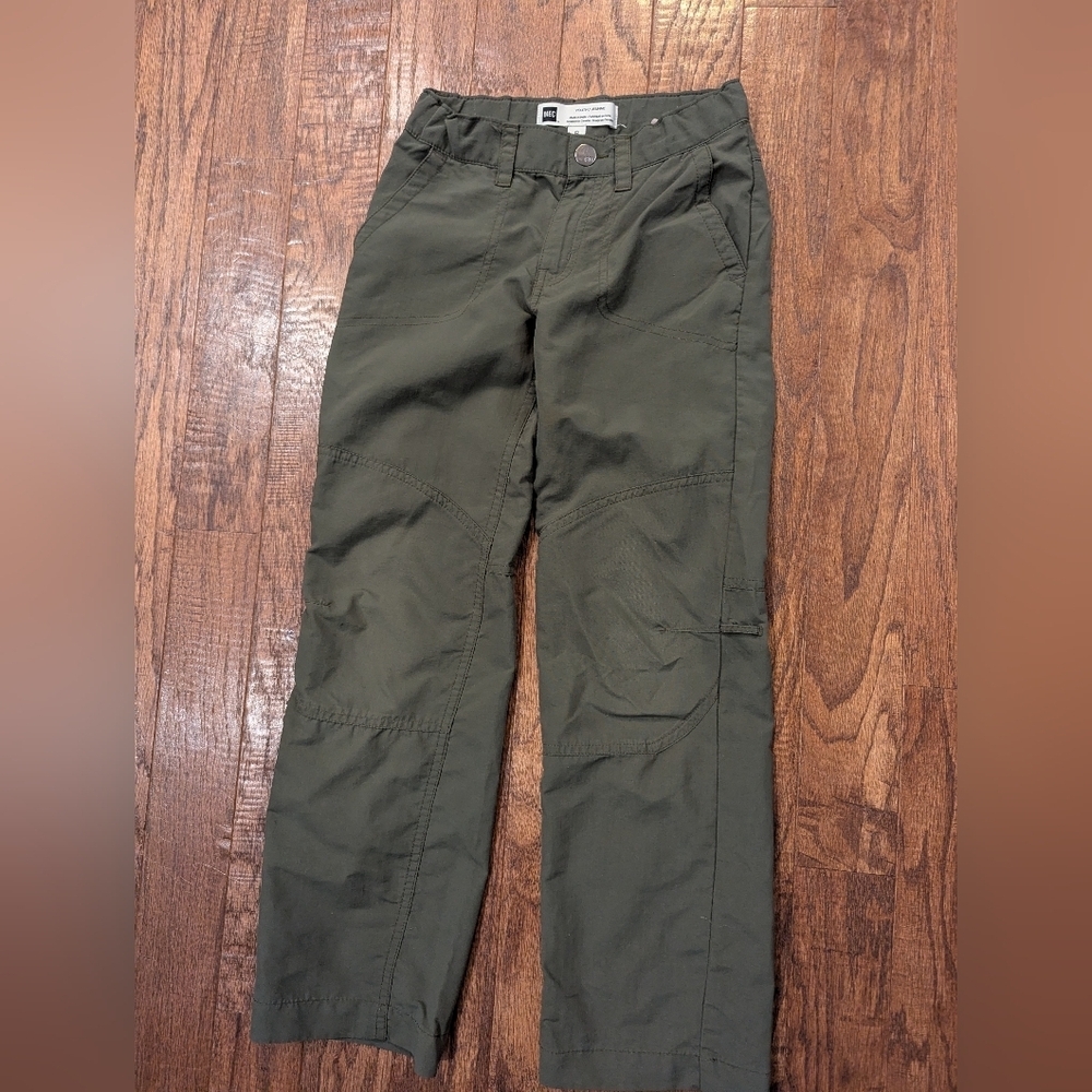 MEC Nylon Active Pants Youth Unisex Olive Green Size 8